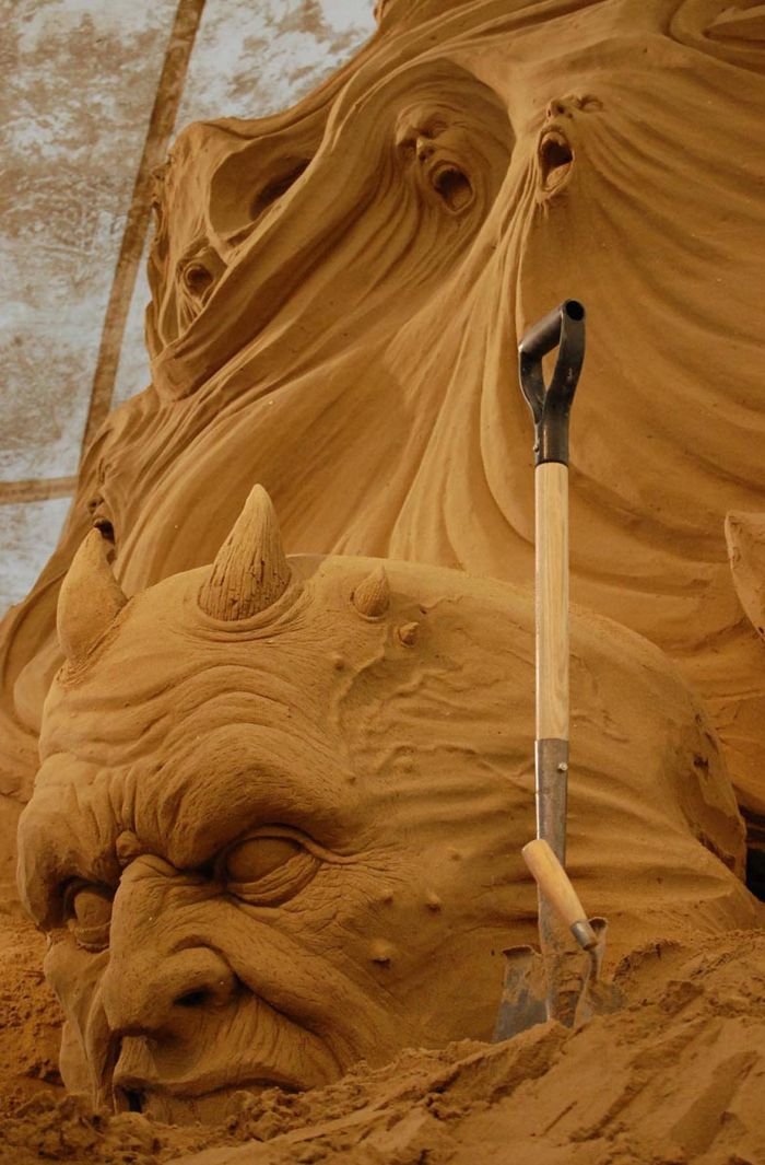 Скульптура из песка (16 фото)