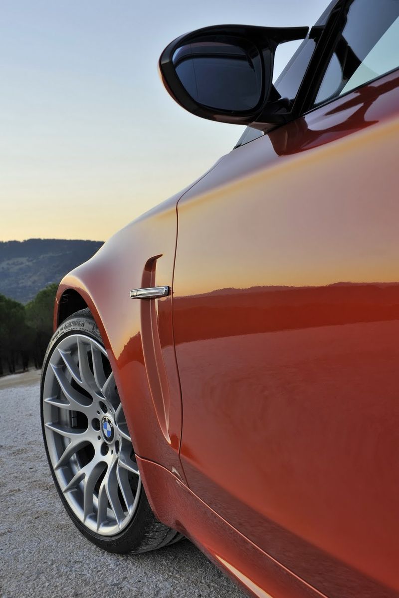 Компания BMW рассекретила свой новый проект M1 (82 фото+видео)