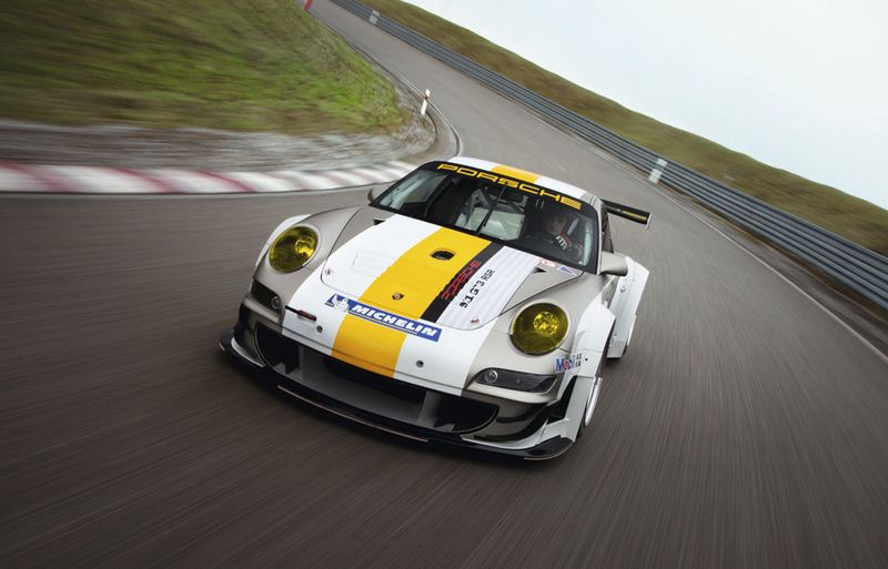 Porsche представили гоночный 911 GT3 RSR (13 фото)