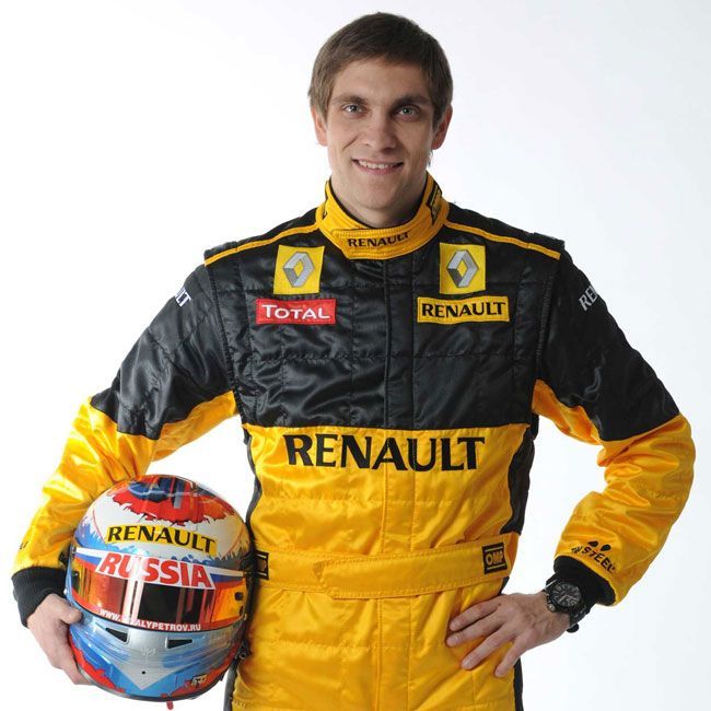 Виталий Петров останется в Renault (10 фото)