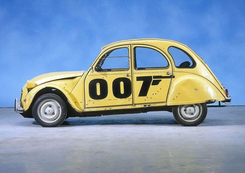 Техника агента 007 - Джеймса Бонда (16 фото)