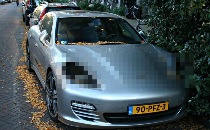 В Европе кризис... Страдают автомобили Porsche Panamera (8 фото)