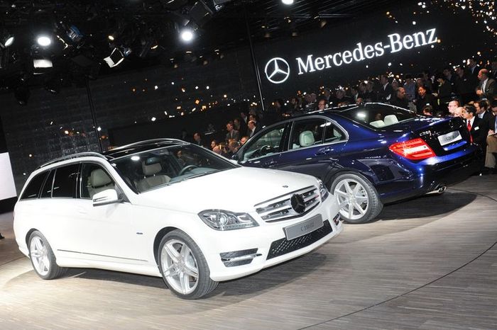 Компания Mercedes показала в Детройте обновленный C-class (21 фото)