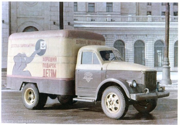 Советская реклама на грузовиках (7 фото)