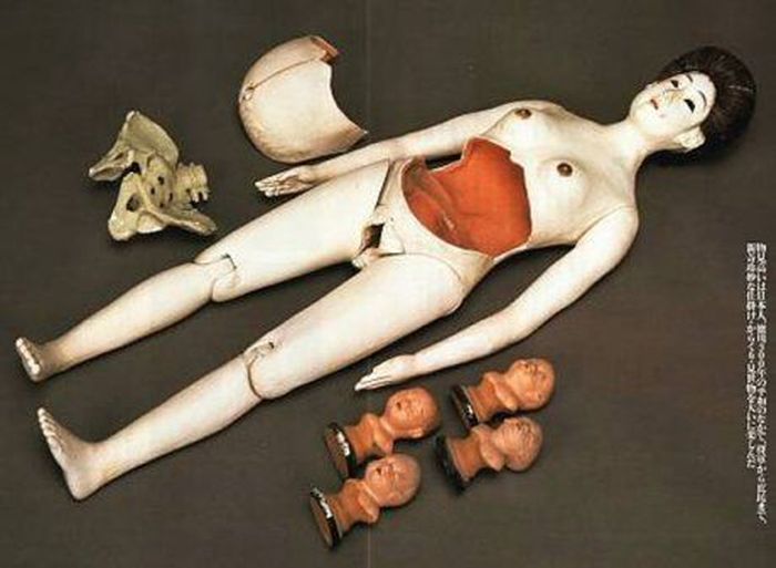 Древняя японская кукла (4 фото)