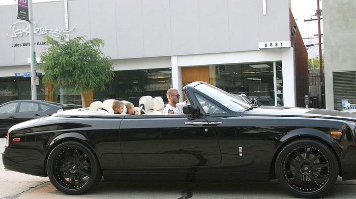 Дэвид Бекхэм продает свой Rolls-Royce Phantom Drophead Coupe DUB Edition (13 фото)
