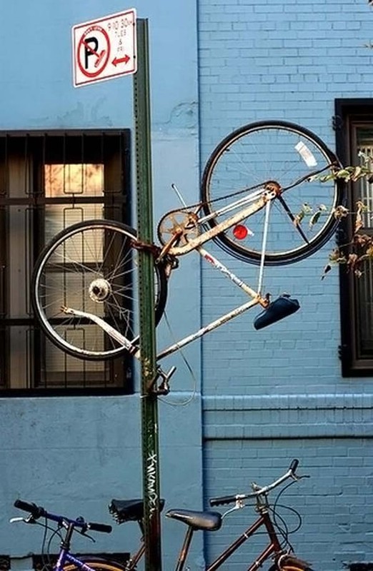 Как паркуются велосипедисты (20 фото)