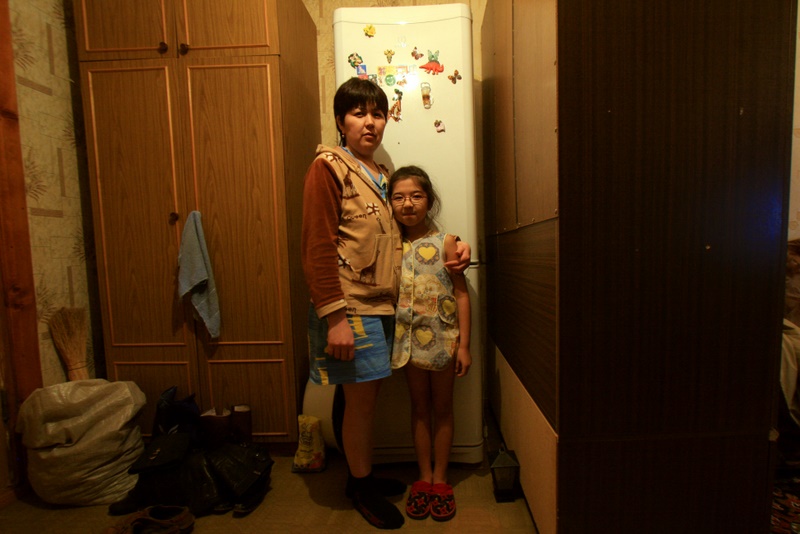 Утеулина Кумысай с дочкой Алиной, Самарская область. Холодильник, 17 000 рублей, в кредит.