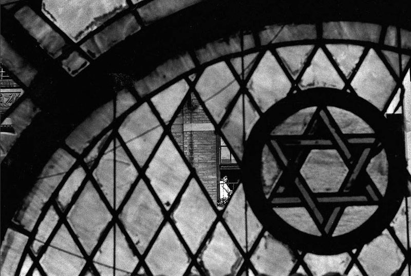 3. Заброшенная синагога на Орчард Стрит. (Julio Mitchel)