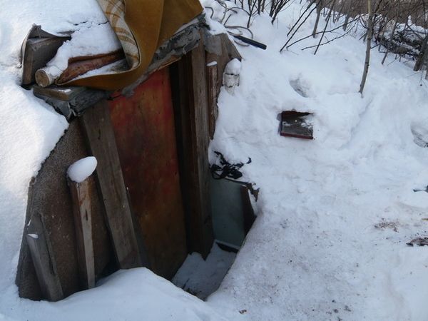 На Урале найден отшельник, живущий 10 лет в пещере (5 фото + 1 видео)