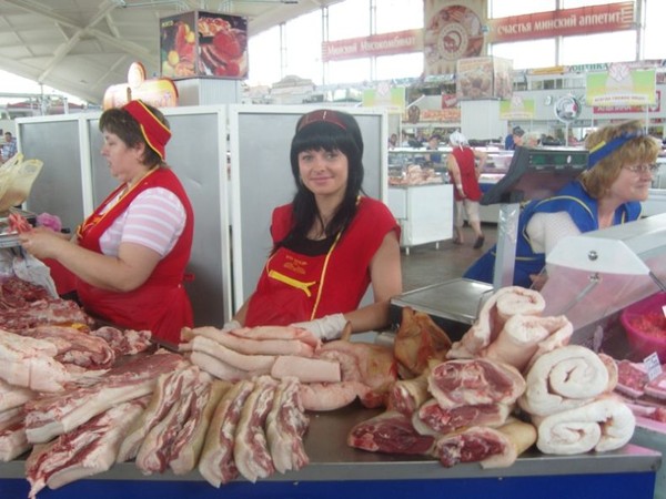 Красавицы и мясо (4 фото)