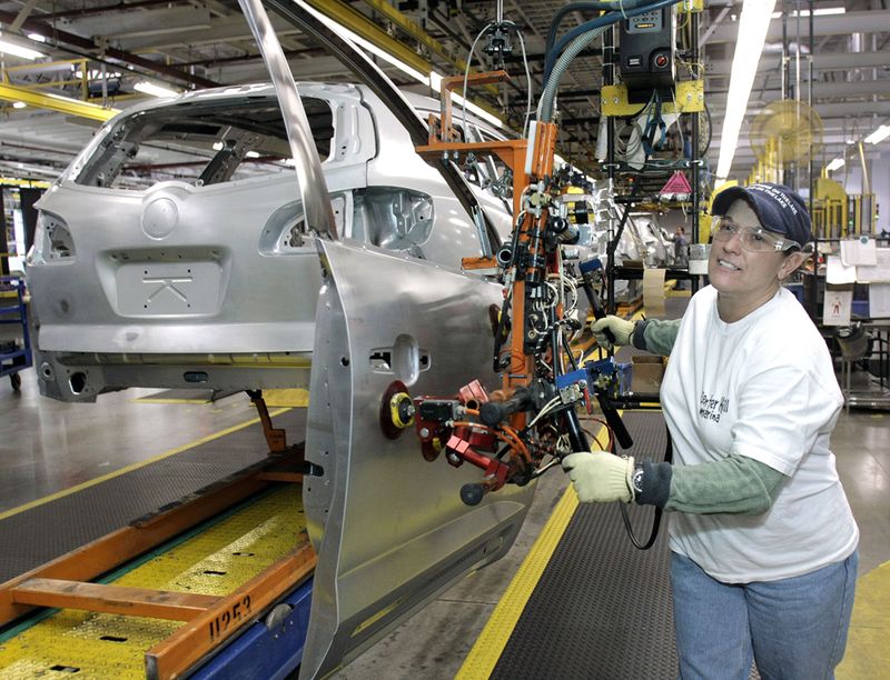 1338 Сборка автомобилей на заводе General Motors