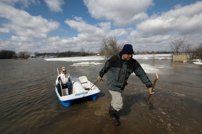 Наводнение в штате Северная Дакота (19 фото)
