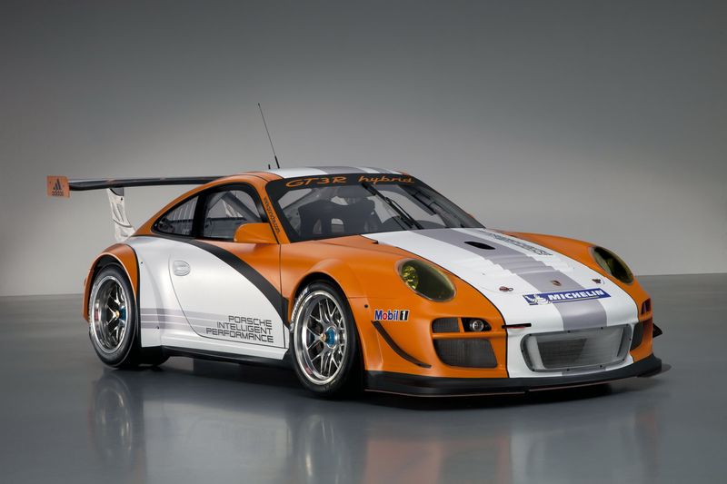 Гибридный гоночный супер-кар Porsche 911 GT3 R (18 фото)