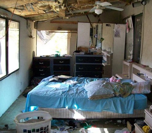 Уничтожение домов в Америке, купленных в кредит (8 фото)