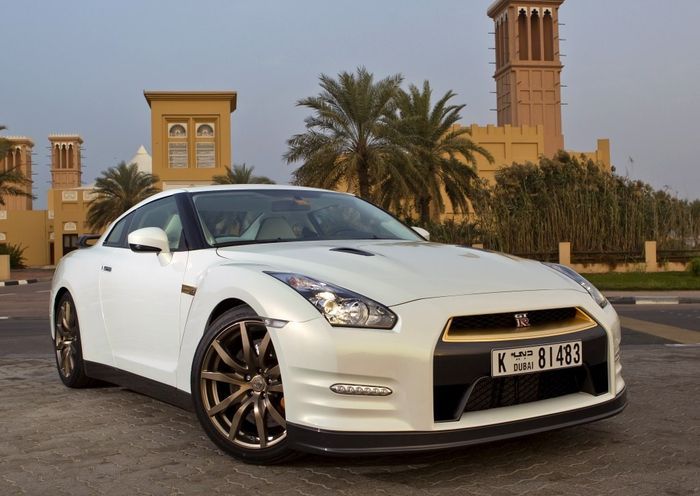 Nissan GT-R с золотой отделкой будет продаваться в арабских странах (8 фото)