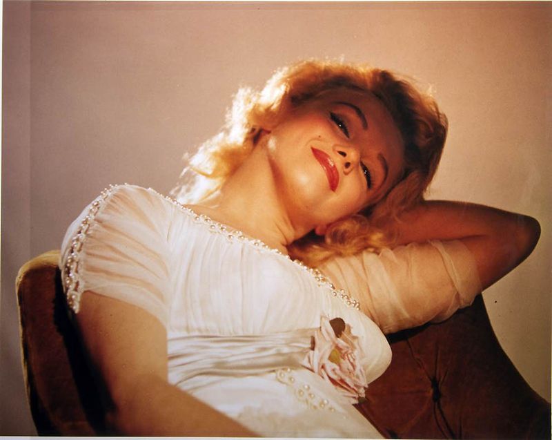 Неопубликованные ранее фотографии Мэрилин Монро выставлены на аукционе (28 фото)