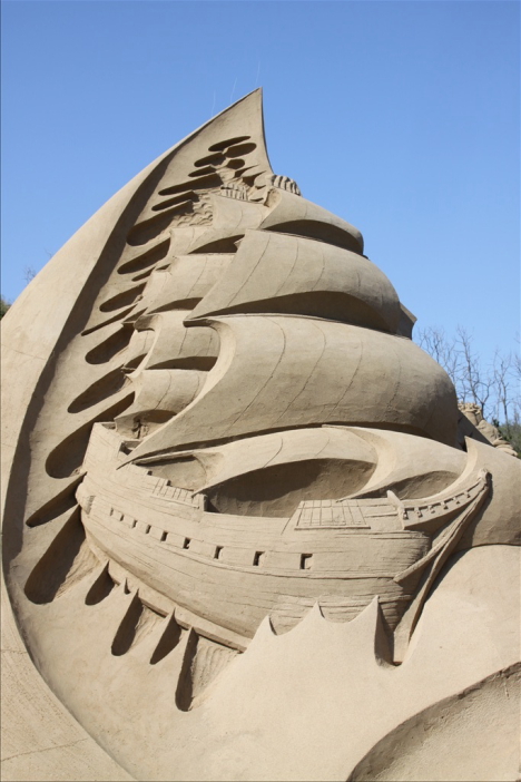 Всемирный фестиваль песчаной скульптуры (17 фото)