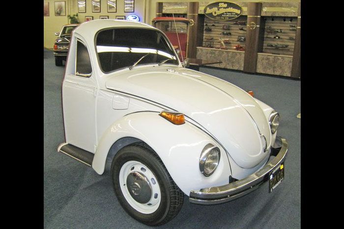 В шоу-руме Лас-Вегаса продается половина VW Beetle (6 фото)