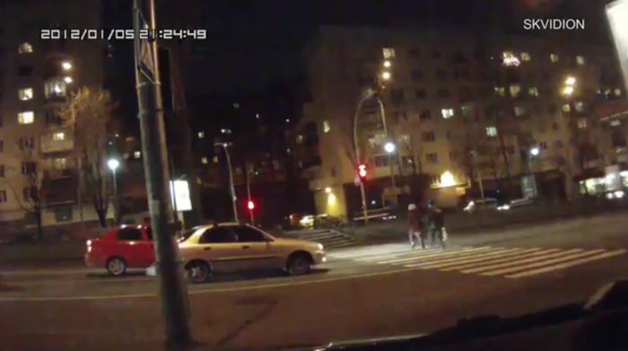 Большая подборка аварий с пешеходами на русских дорогах (видео)