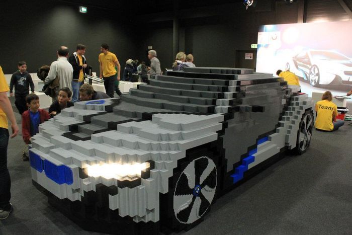  BMW i8 hybrid из конструктора LEGO (7 фото)