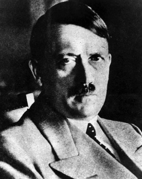Предполагаемая маскировка Гитлера (5 фото)