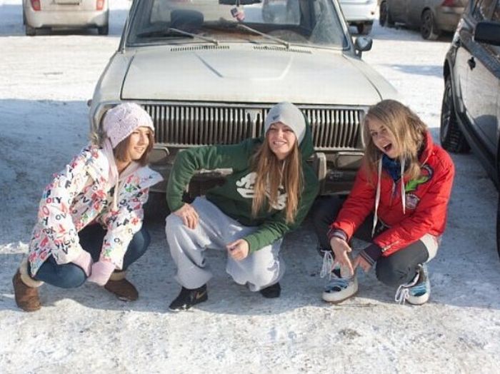 Русские девушки на не русских машинах (50 фото)