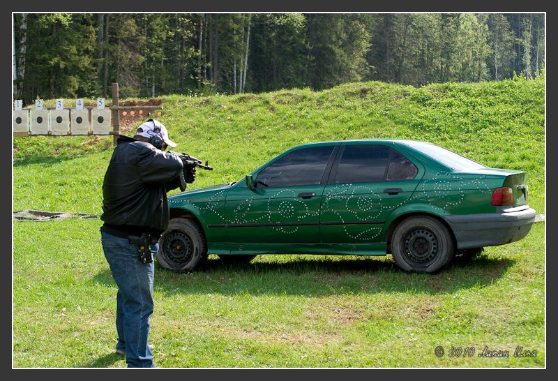 Команда  стрелков-практиков была крайне довольна предоставленной возможностью расстрелять авто. Первоначально был обещан чуть ли не новый BMW X5 чОрного цвета. Однако к стрельбищу выл выкачен старенький зеленый 