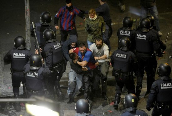 Погром в Испании (10 фото)