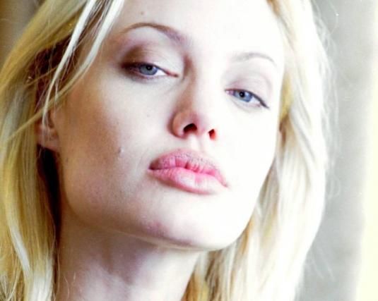 Как менялась Анджелина Джоли (20 фото)
