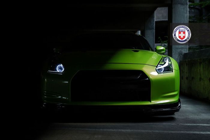 Nissan GTR Green Hulk Widebody от тюнеров из HRE Wheels (11 фото)