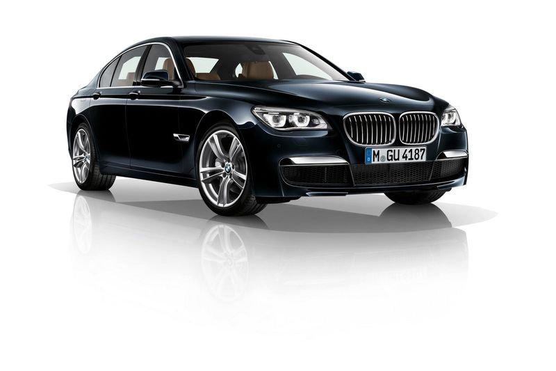 Компания BMW показала обновленную семерку (83 фото+4 видео)