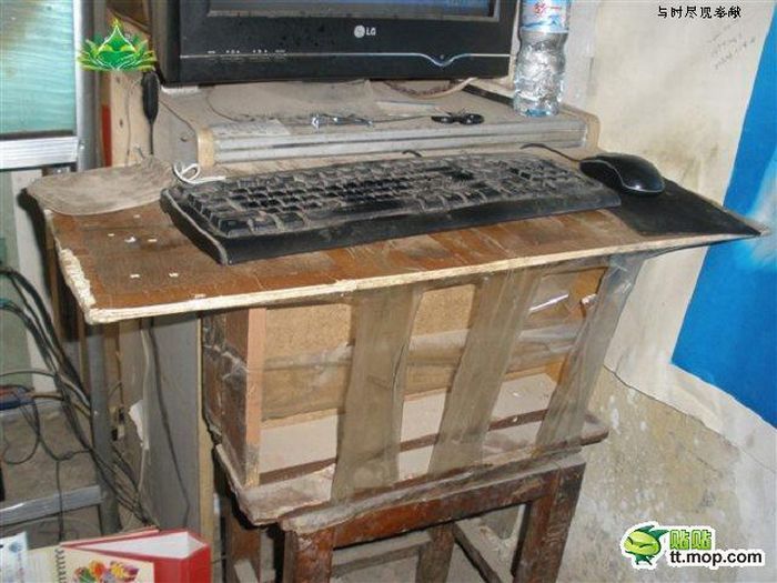 Самое ужасное интернет-кафе (5 фото)