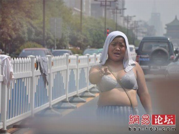 Китайская вымогательница (8 фото)