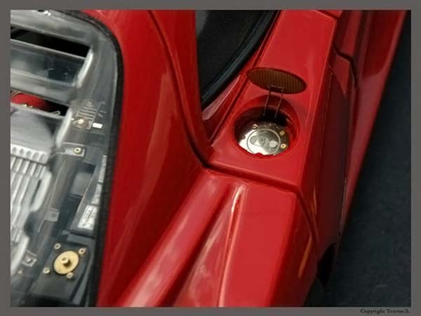 Точная копия Ferrari F40 в миниатюре (45 фото)