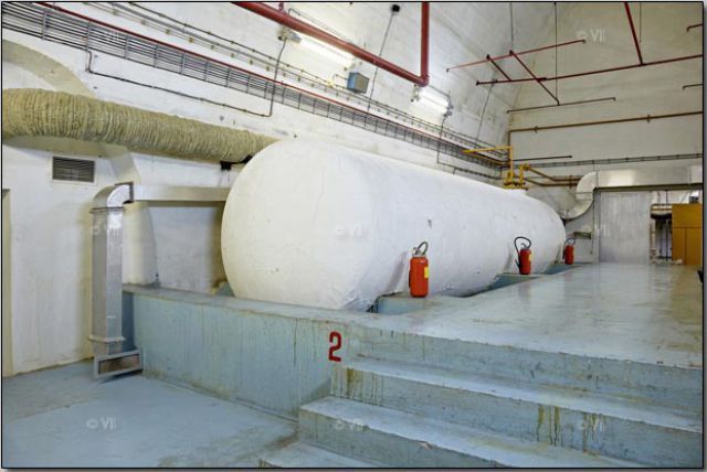 Атомное бомбоубежище в Югославии  (48 фото)