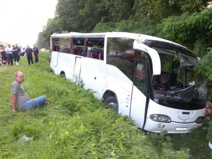 Российский автобус с поломниками разбился в Украине (8 фото+видео)