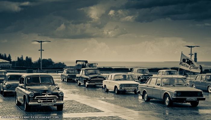 Ретрорепортаж о выставке ретроавтомобилей в Ульяновске (73 фото)