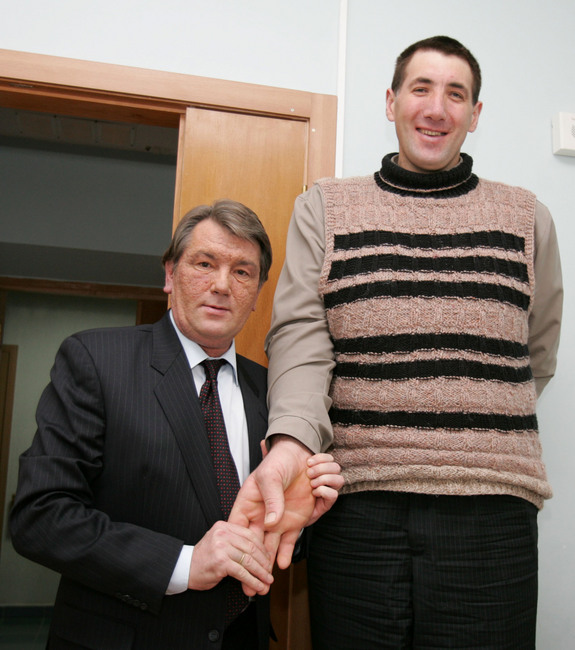 Самым высоким человеком в мире признан житель Украины (15 фото + видео)
