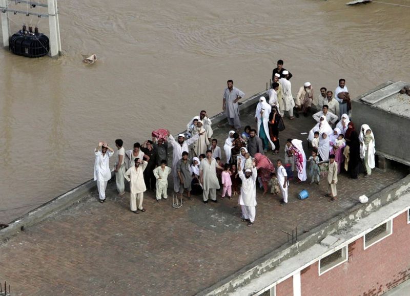 В Пакистане продолжаются наводнения (33 фото)