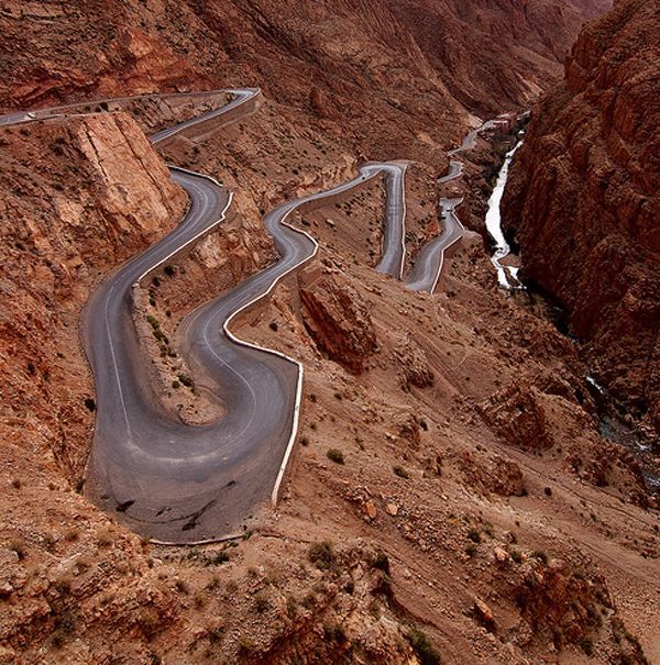 Самые удивительные и опасные дороги в мире (41 фото)