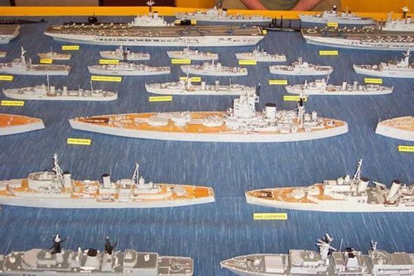 Огромная коллекция моделей кораблей (8 фото)