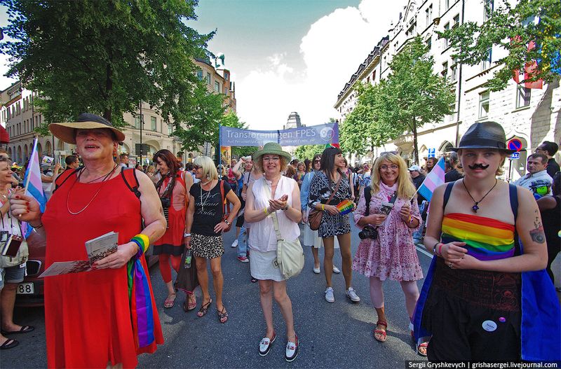 Необычный гей-парад в Стокгольме (32 фото)