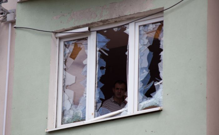 Гейзер кипятка затопил квартиры в Минске (17 фото + 1 видео)
