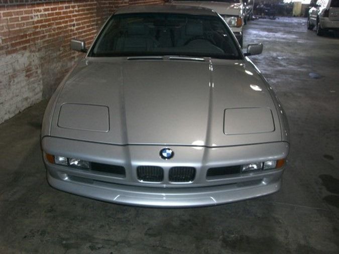 BMW 850i 1991 года с пробегом 18 407 км продают в США (18 фото)