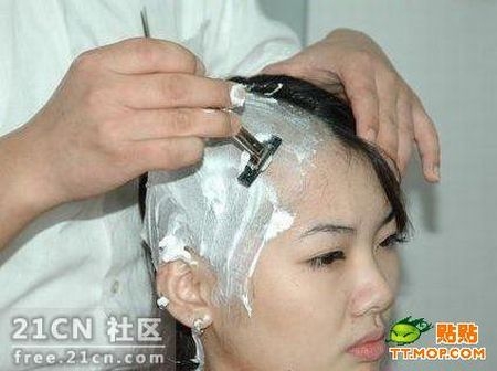 Азиатская девочка с бритой головой (5 фото)