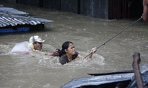 Небывалое наводнение застало Филиппины врасплох  (36 фото)