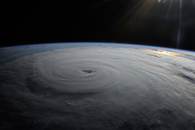 Ураган Даниэль. Фото сделал астронавт Дуглас Х. Уилок на борту Международной космической станции 28 августа на низкой орбите. (NASA/Douglas H. Wheelock)