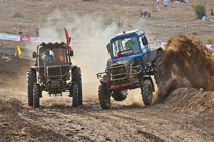 Трак-прохват: гонки на тракторах в Крыму (34 фото)