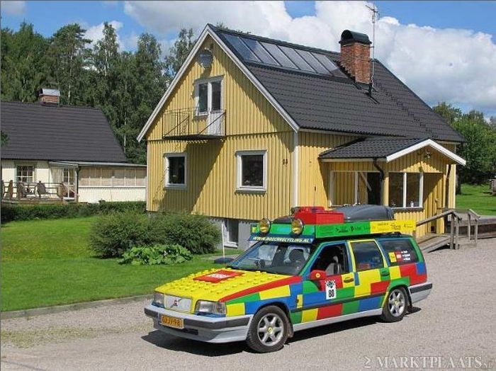 Volvo 850 в стиле LEGO (8 фото)